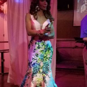 Meet your Posher, Thomas